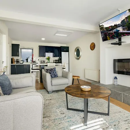 St. Edwards Overlook Apartment *